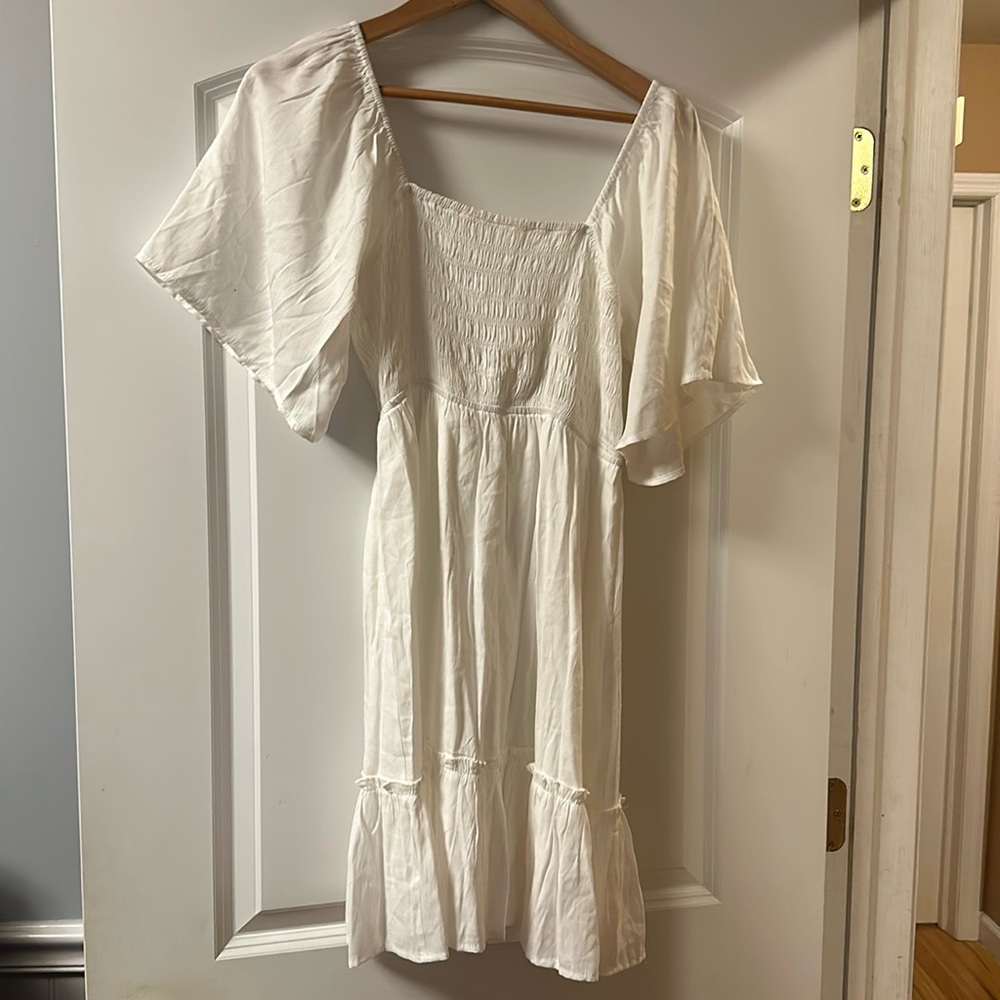 Blu halo boutique Sammi smocked dress - white small. JODIFL brand